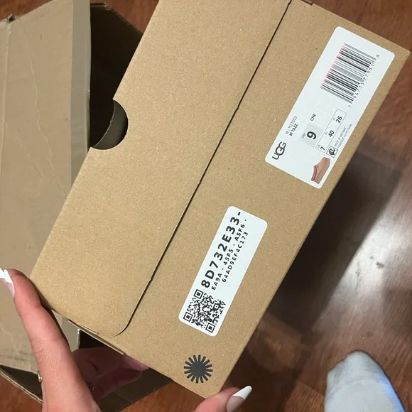 UGG Tazz women’s booties - Picture 9 of 13